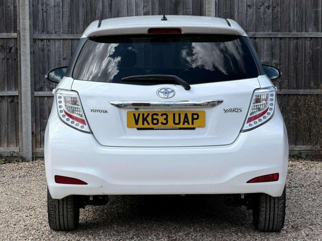 Toyota Yaris 1.3L Tr Red #12