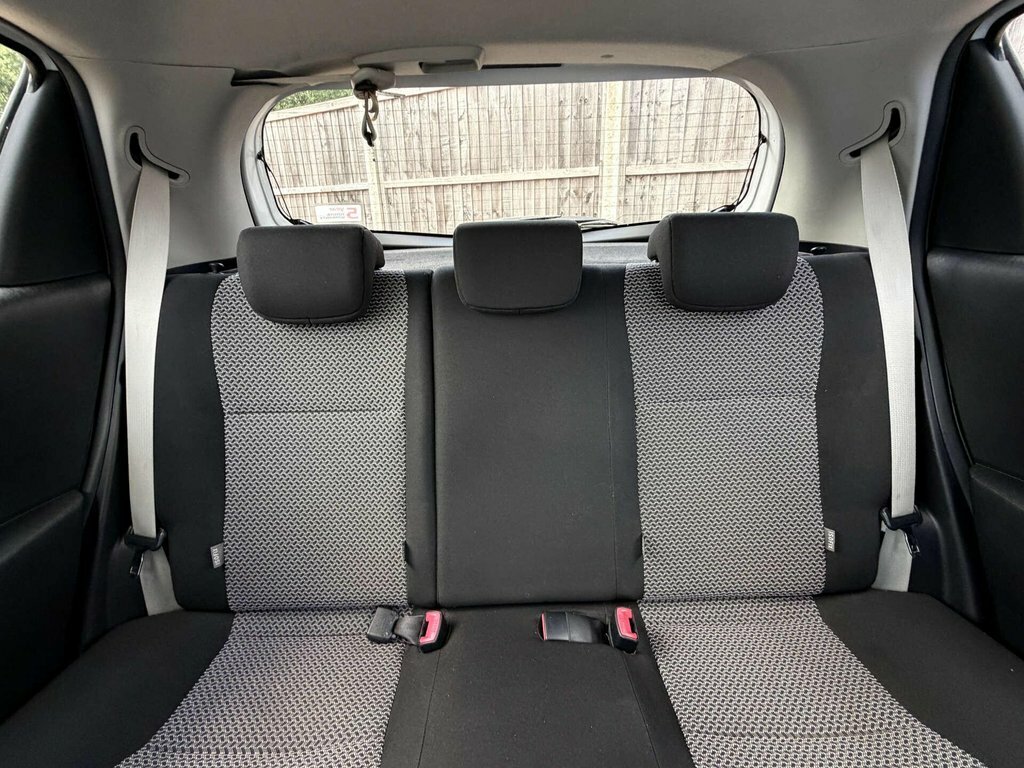 Toyota Yaris 1.3L Tr Red #37