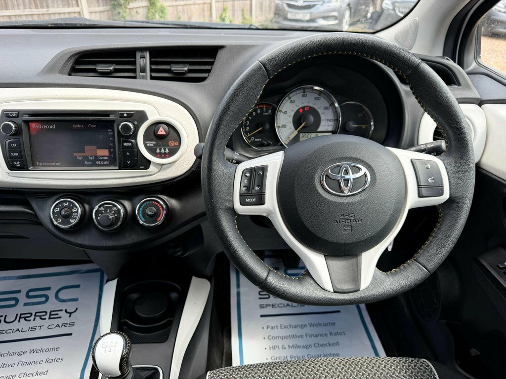 Toyota Yaris 1.3L Tr Red #7