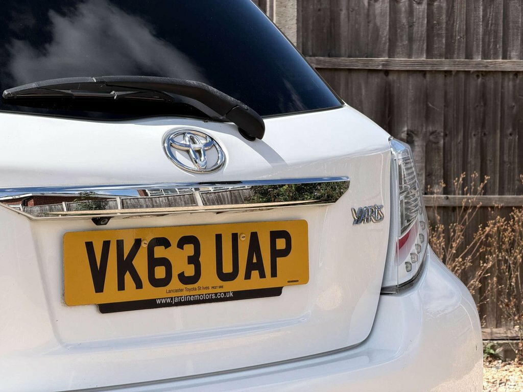 Toyota Yaris 1.3L Tr Red #23