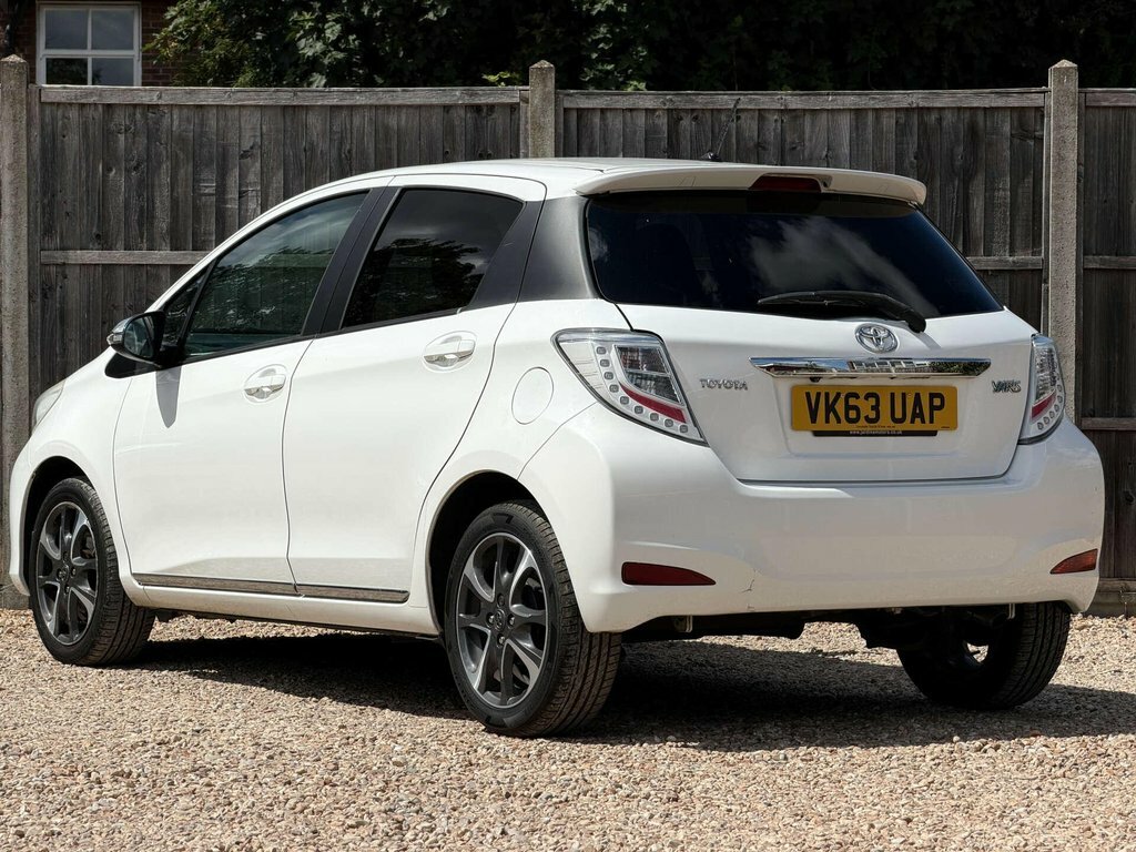 Toyota Yaris 1.3L Trend White #4