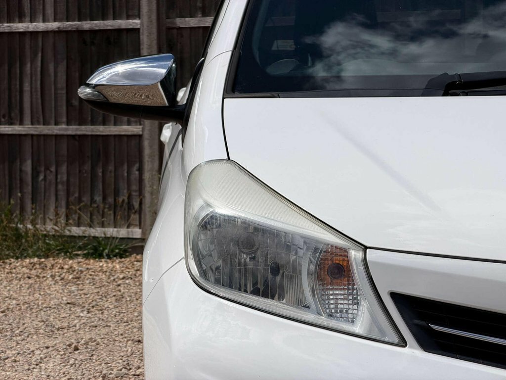 Toyota Yaris 1.3L Tr Red #18