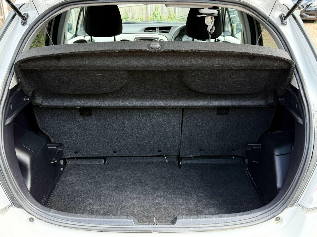 Toyota Yaris 1.3L Tr Red #58