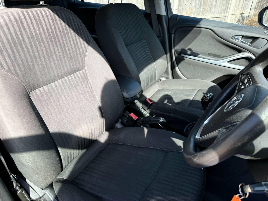 Vauxhall Zafira Tourer Tourer 2.0 Sri Cdti Ss 168 Bhp Silver #29