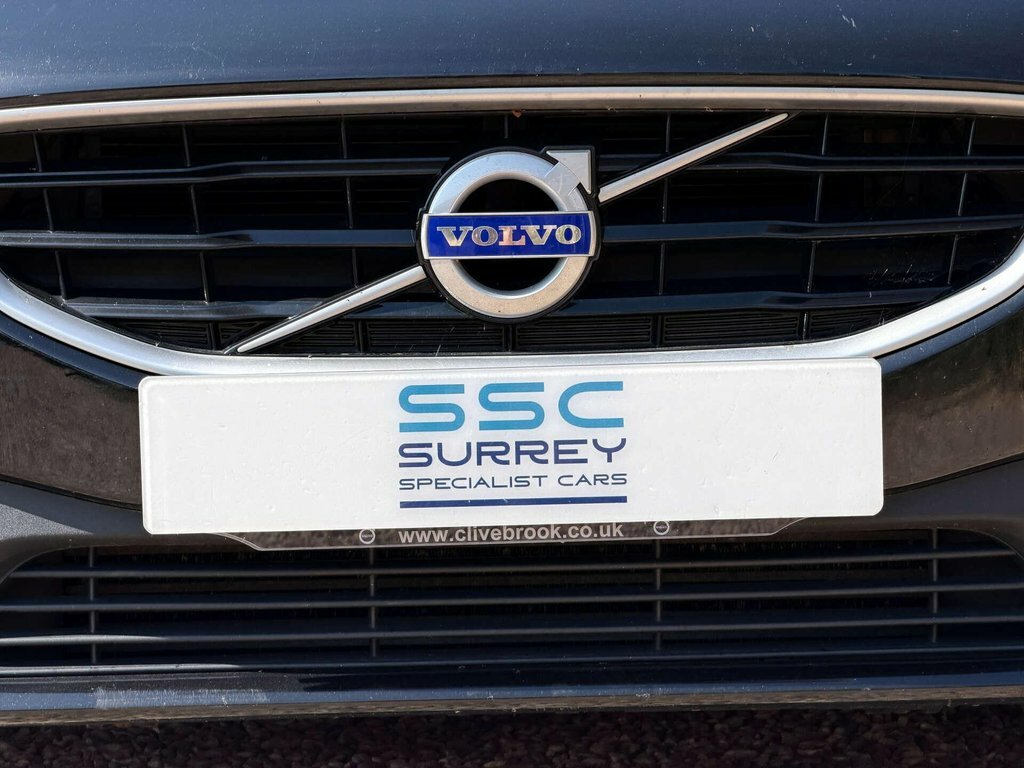 Volvo V40 2.0 D2 R-design Ulez Free 1 Lady Owner Fsh 0 Tax Red #16