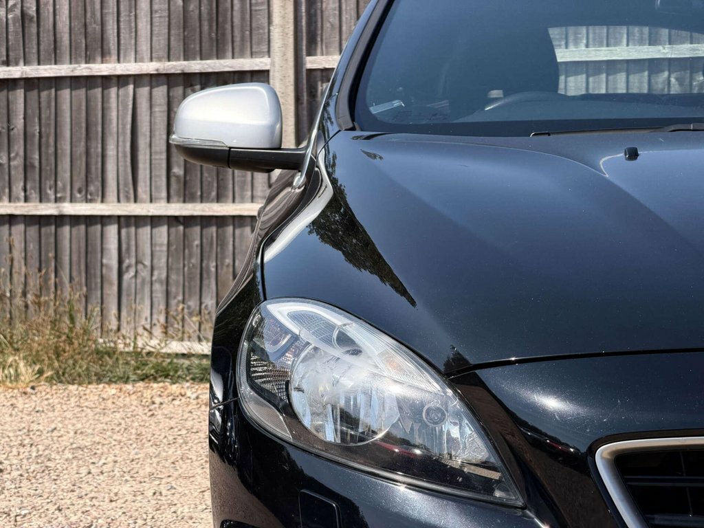 Volvo V40 2.0 D2 R-design Ulez Free 1 Lady Owner Fsh 0 Tax Red #17