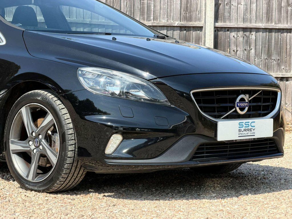 Volvo V40 2.0 D2 R-design Ulez Free 1 Lady Owner Fsh 0 Tax Red #14