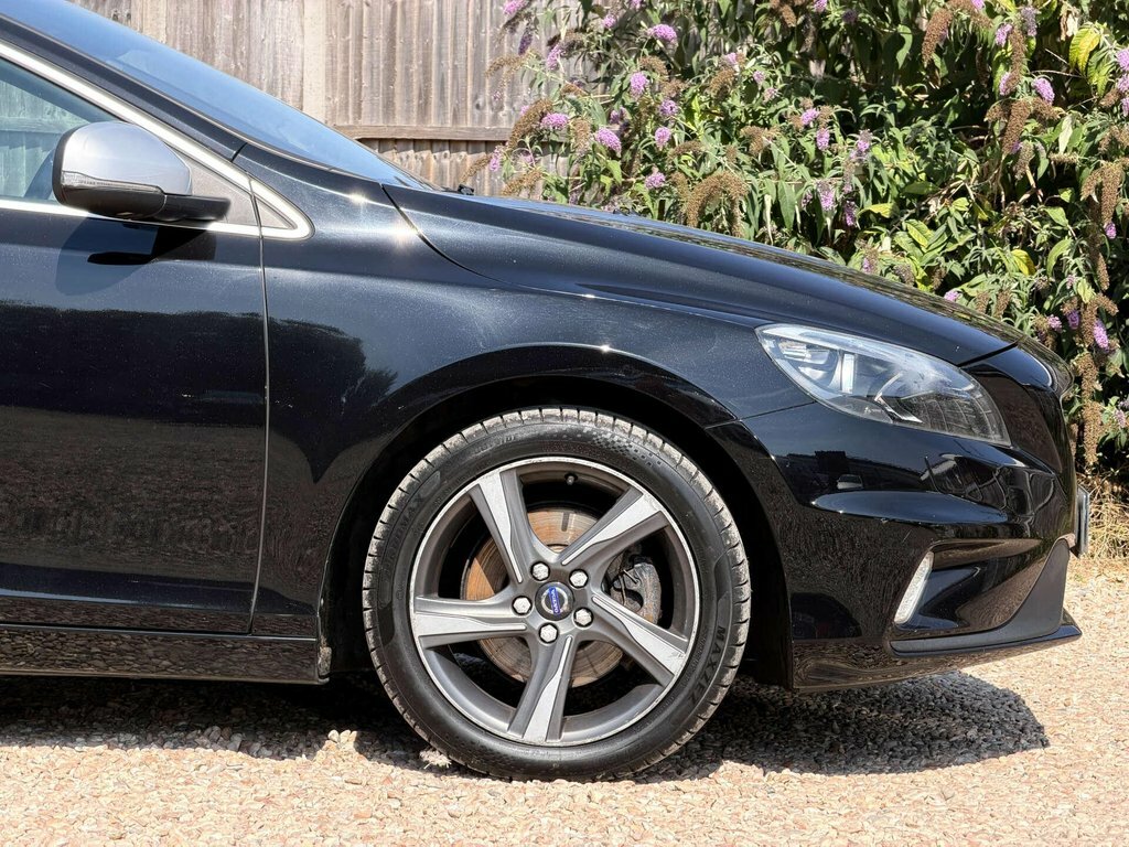 Volvo V40 2.0 D2 R-design Ulez Free 1 Lady Owner Fsh 0 Tax Red #19