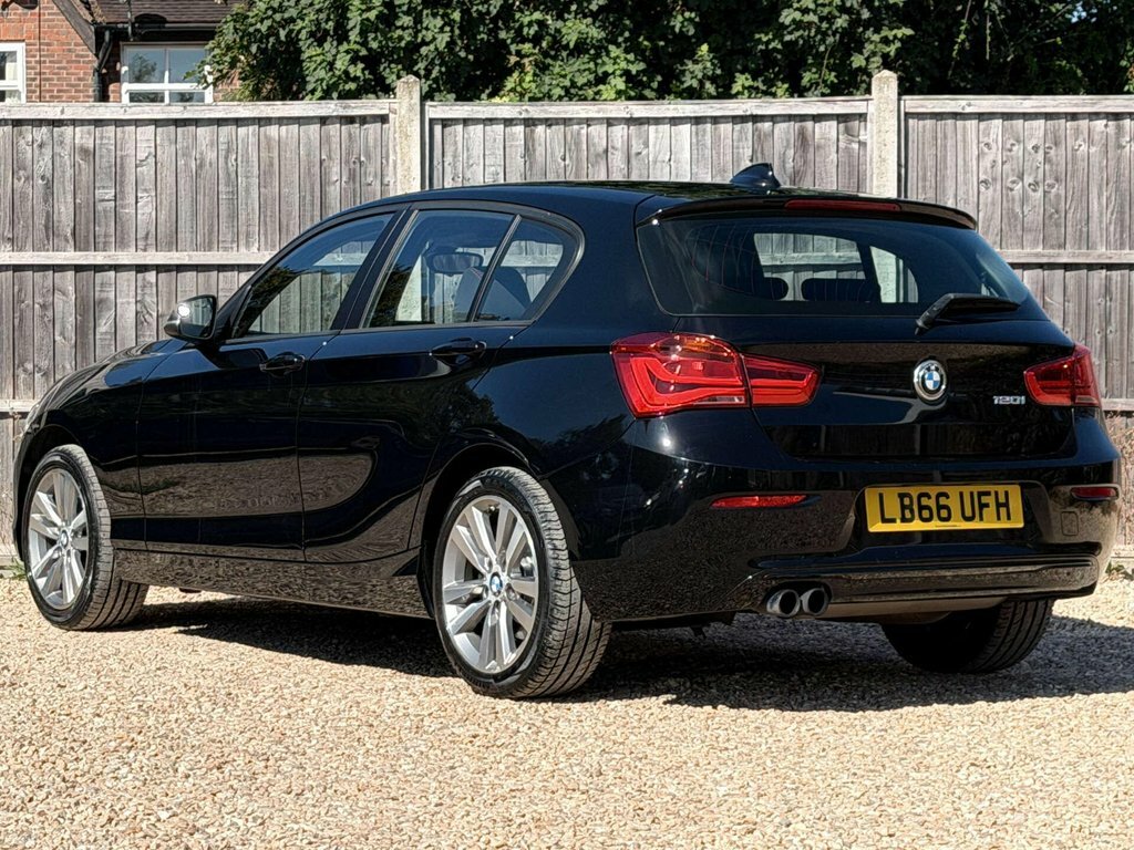 BMW 1 Series 2L Sport Black #4