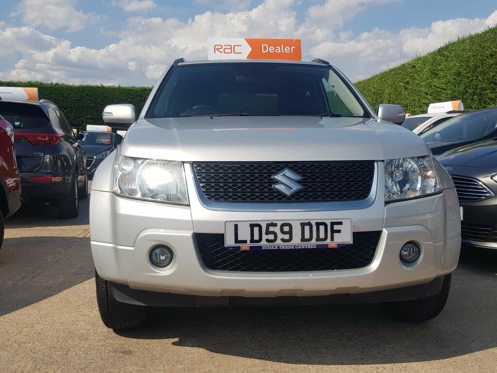 Suzuki Grand Vitara 1.6 Vvt Sz4 Suv 4Wd Locally -Owned Silver #4