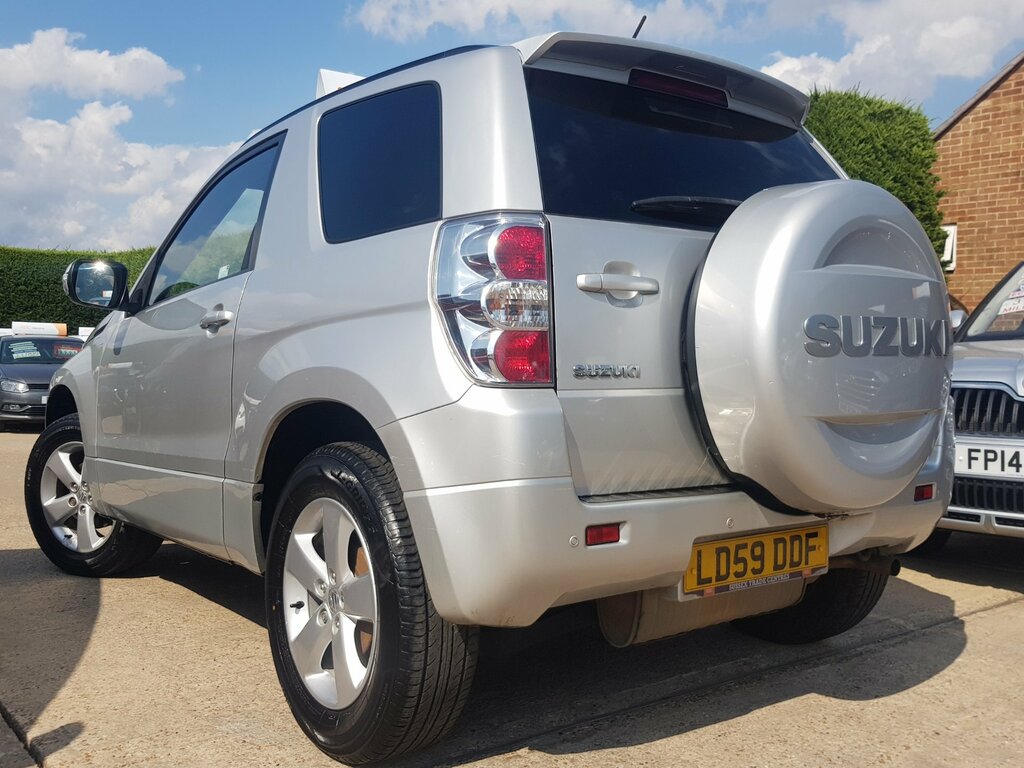 Suzuki Grand Vitara 1.6 Vvt Sz4 Suv 4Wd Locally -Owned Silver #5
