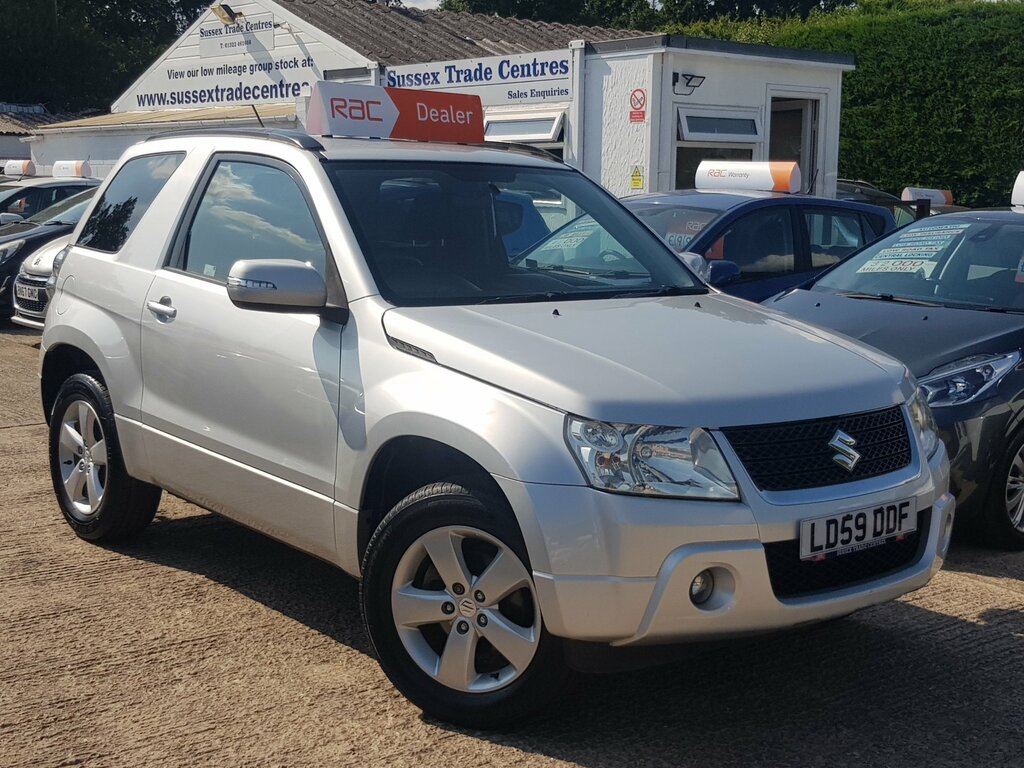 Suzuki Grand Vitara 1.6 Vvt Sz4 Suv 4Wd Locally -Owned Silver #2