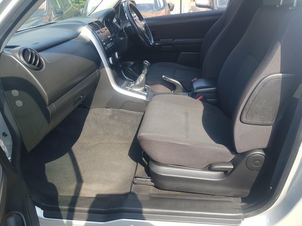 Suzuki Grand Vitara 1.9 Ddis 127 Bhp Silver #9