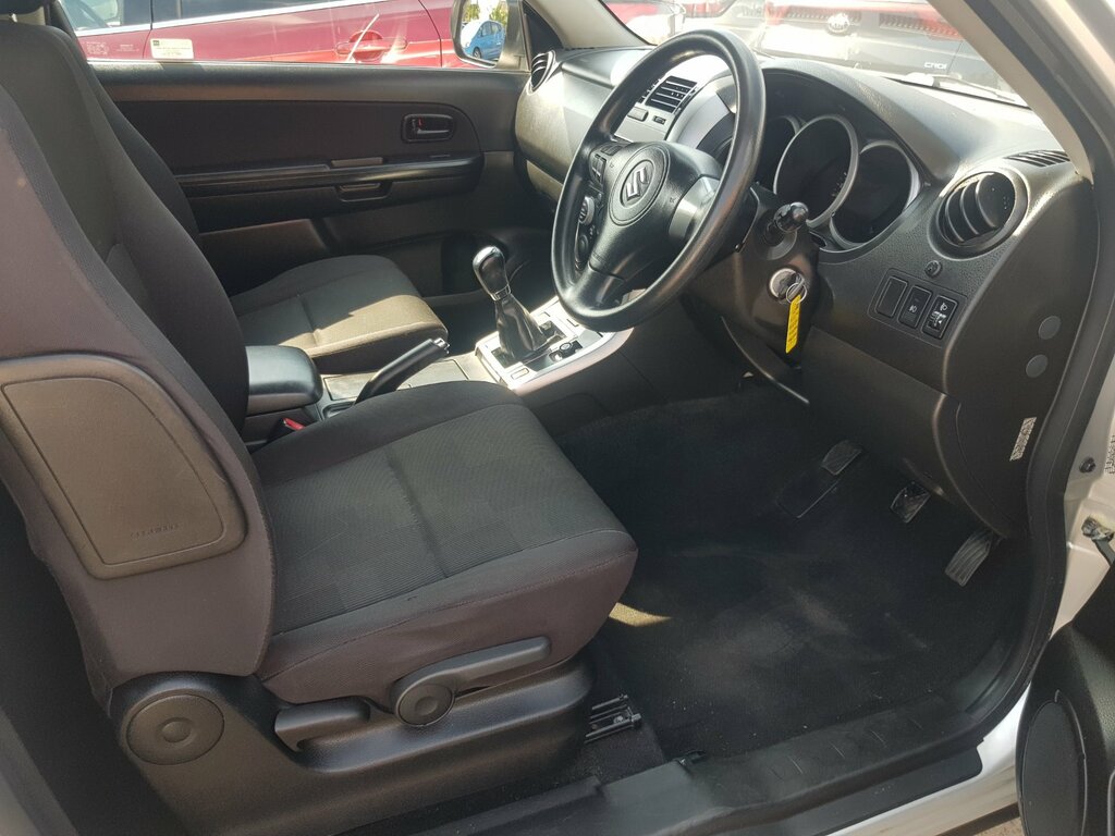 Suzuki Grand Vitara 1.9 Ddis 127 Bhp Silver #8