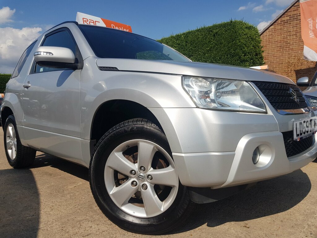 Suzuki Grand Vitara 1.6 Vvt Sz4 Suv 4Wd Locally -Owned Silver #3