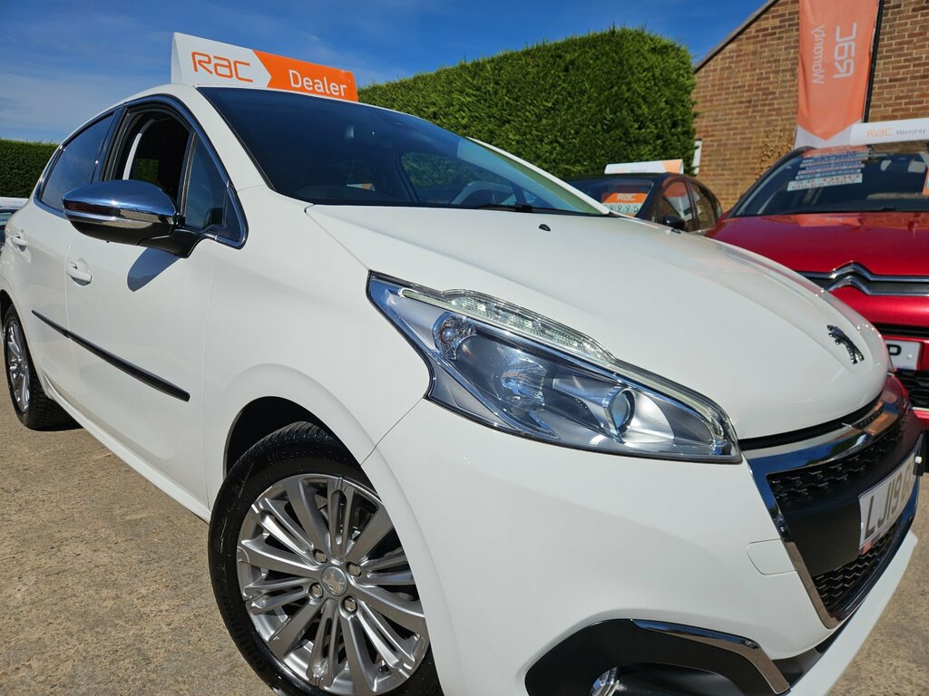 Peugeot 208 1.2 Allure - 12,000 Miles - Sat Nav White #2