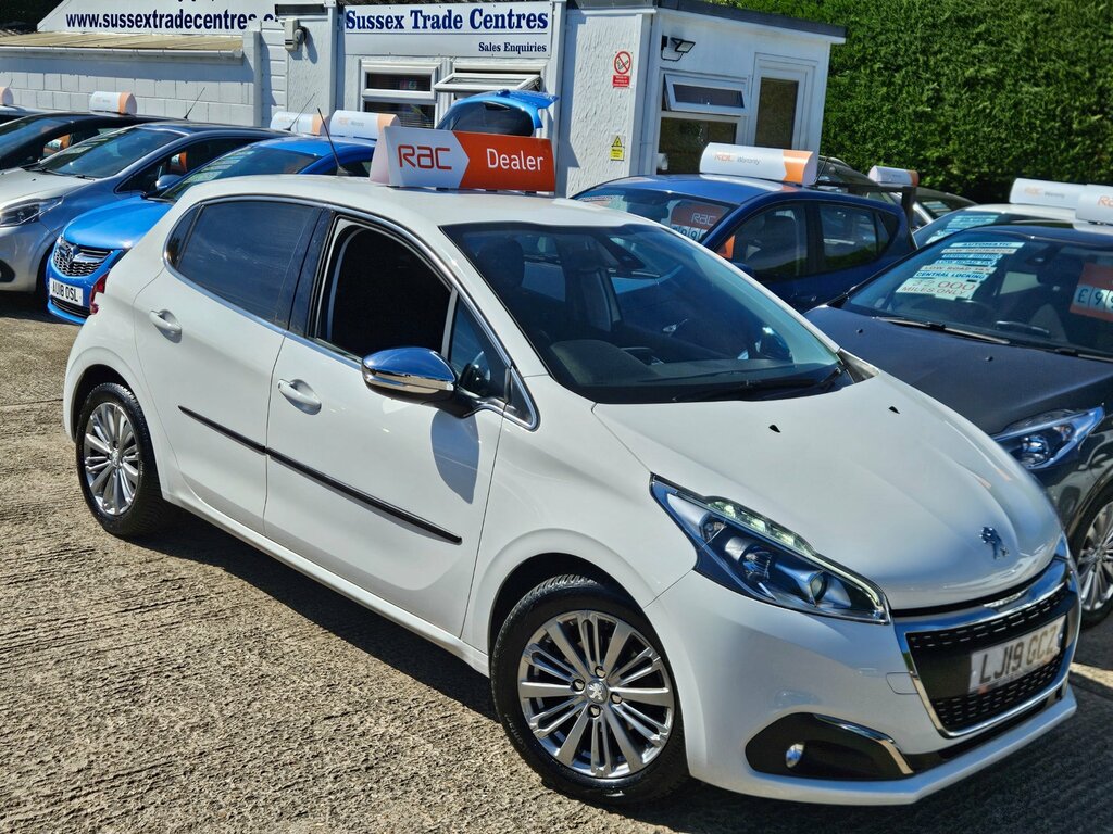 Peugeot 208 1.2 Allure - 12,000 Miles - Sat Nav White #3
