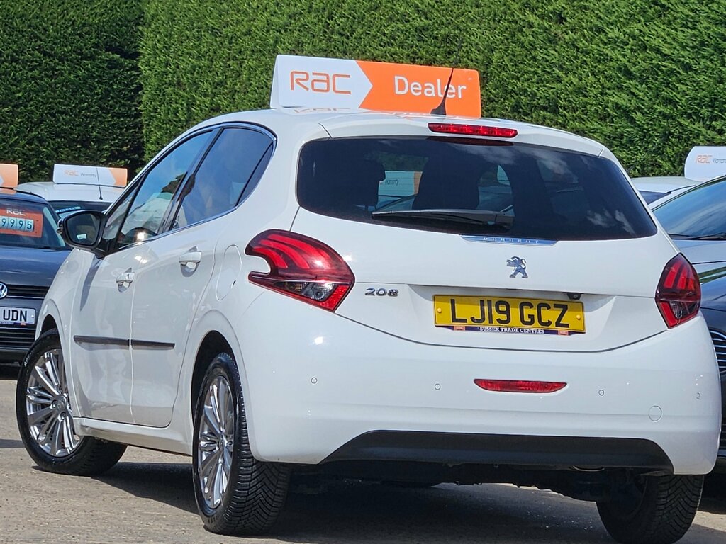 Peugeot 208 1.2 Allure - 12,000 Miles - Sat Nav White #5