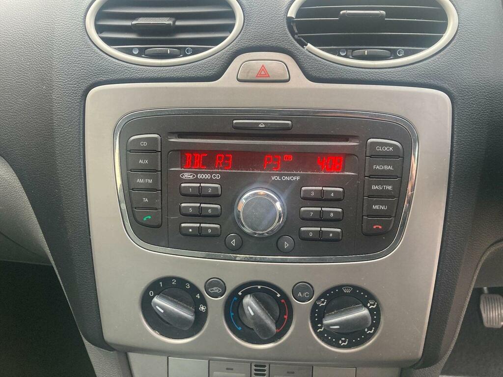 Ford Focus 2010 Ford Focusnbsp1.8 Zetec S 2 Keys Grey #16