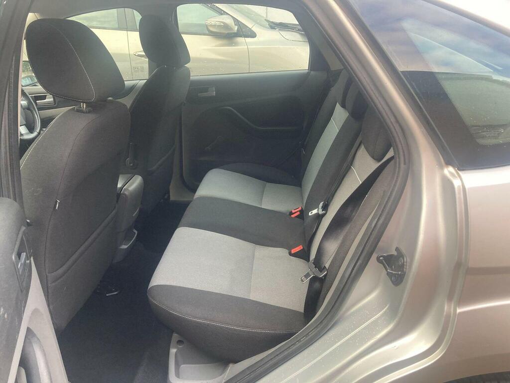 Ford Focus 2010 Ford Focusnbsp1.8 Zetec S 2 Keys Grey #9