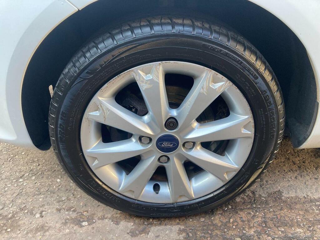 Ford Fiesta 1.6 Zetec Econetic Tdci Low Road Tax Low In White #12