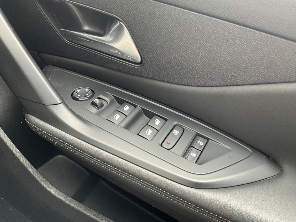 Peugeot 308 1.2 Puretech Active Premium Eat8 Black #24