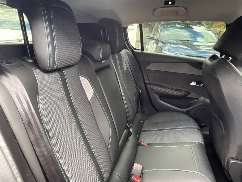 Peugeot 308 1.2 Puretech Active Premium Eat8 Black #28