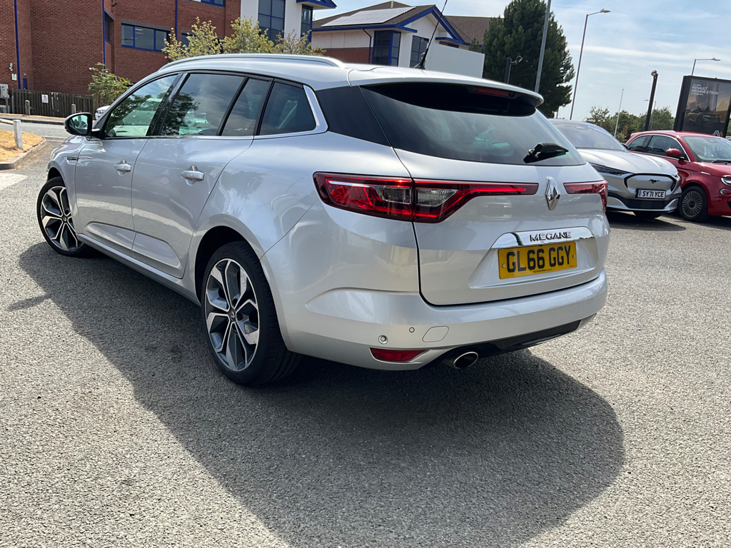 Renault Megane 1.6Dci Signature Tourer #2