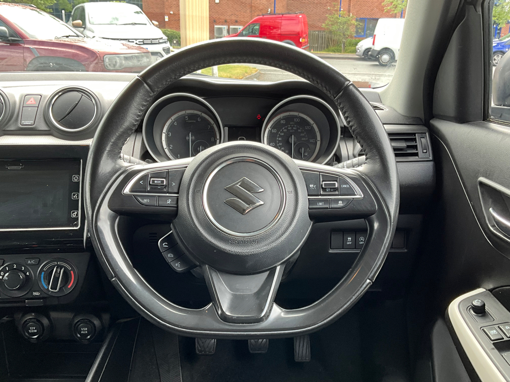 Suzuki Swift 1.2 Dualjet 83 12V Hybrid Sz5 Red #24