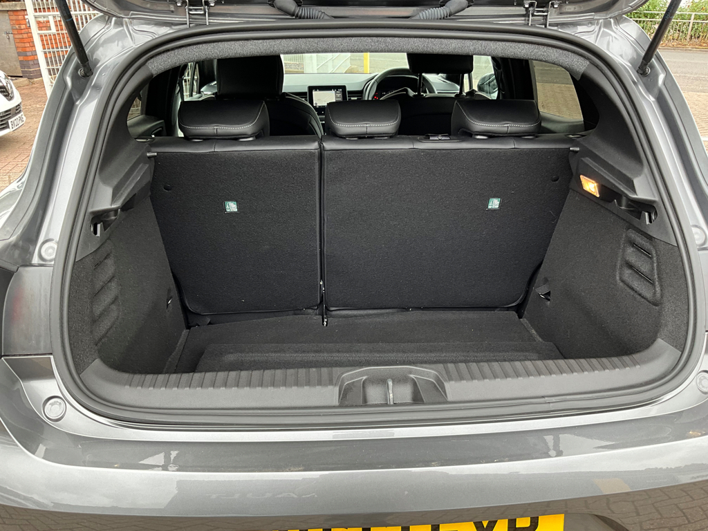 Renault Clio 1.0 Tce Techno Hatchback YO23EYP #6