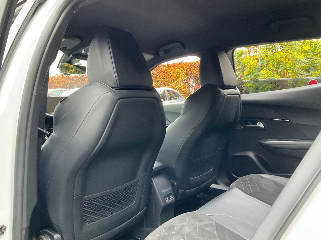 Peugeot 2008 1.2 Puretech 130 Gt Eat8 White #25