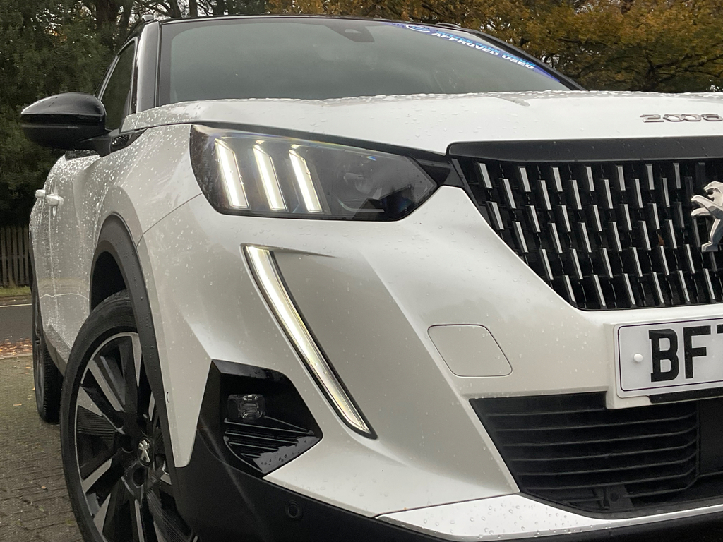 Peugeot 2008 1.2 Puretech 130 Gt Eat8 White #30
