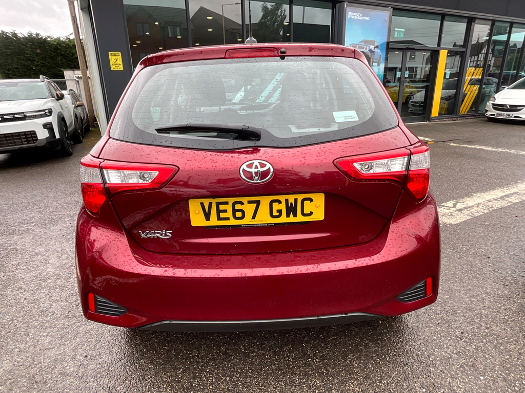 Toyota Yaris 1.5 Vvt I Icon Tech Hatchback Red #6