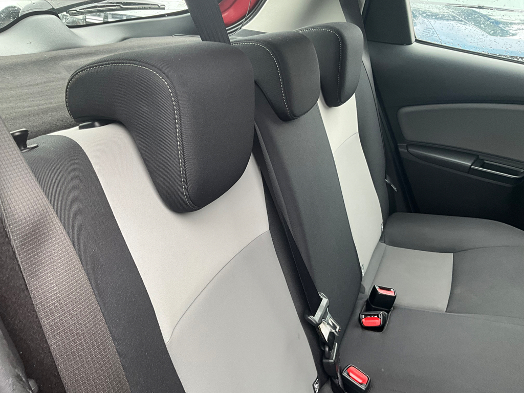 Toyota Yaris 1.5 Vvt-i Icon 110 Bhp Red #27