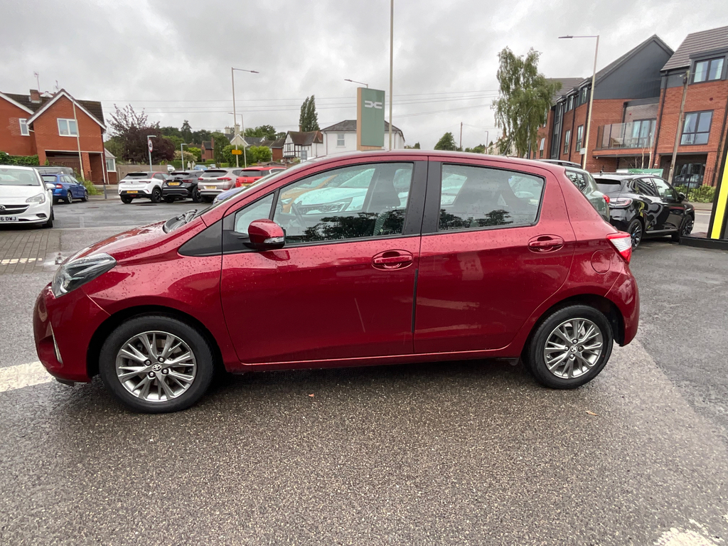 Toyota Yaris 1.5 Vvt-i Icon 110 Bhp Red #7