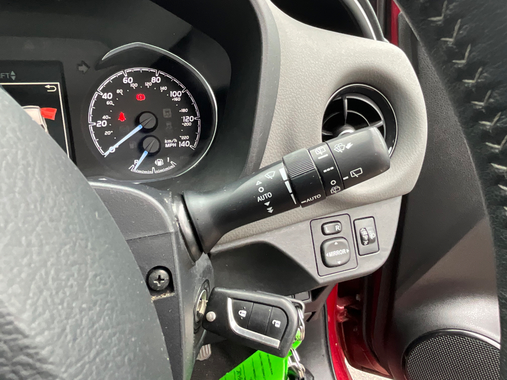 Toyota Yaris 1.5 Vvt-i Icon 110 Bhp Red #17