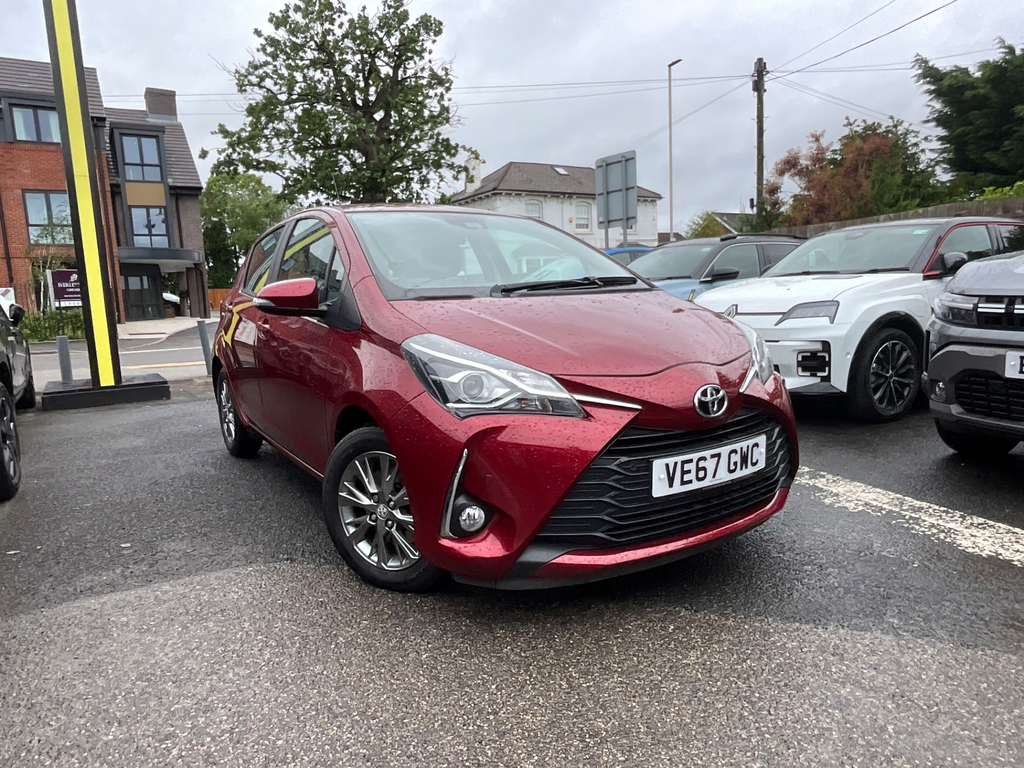 Toyota Yaris 1.5 Vvt I Icon Tech Hatchback Red
