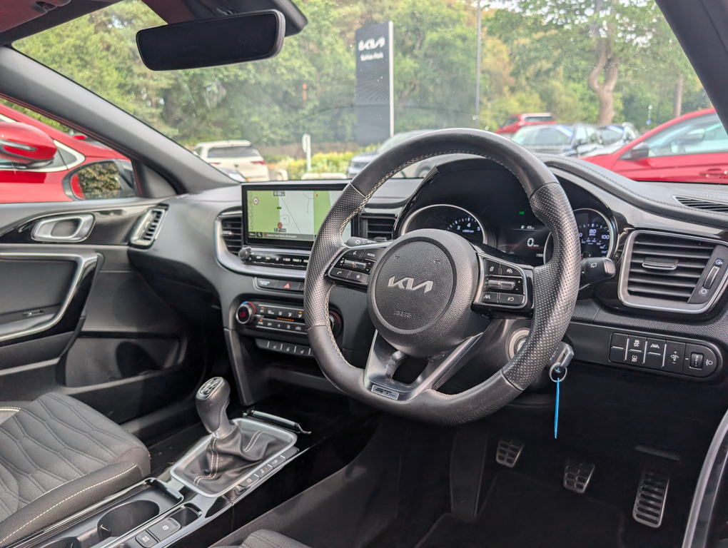Kia Xceed 1.5 T Gdi Gt Line Suv #2
