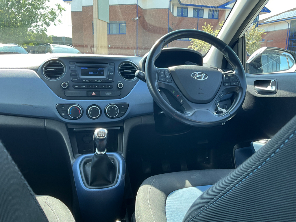 Hyundai I10 1.2 Premium Hatchback Euro 5 87 White #11
