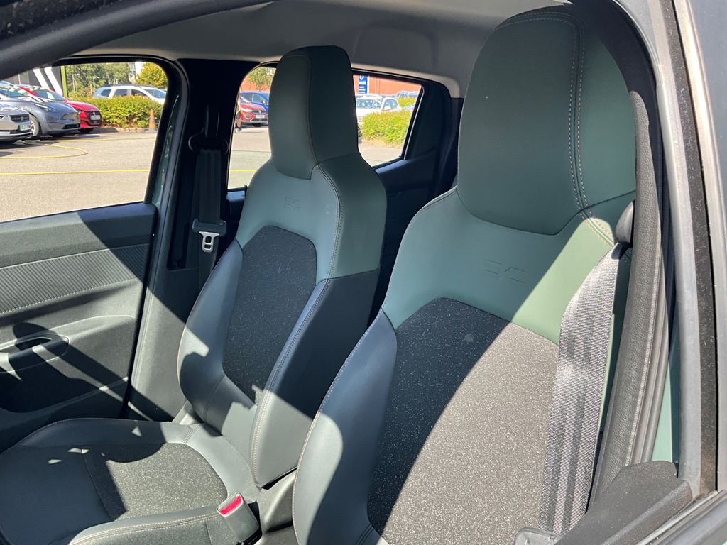 Dacia Spring 65 26.8Kwh Extreme Green #25