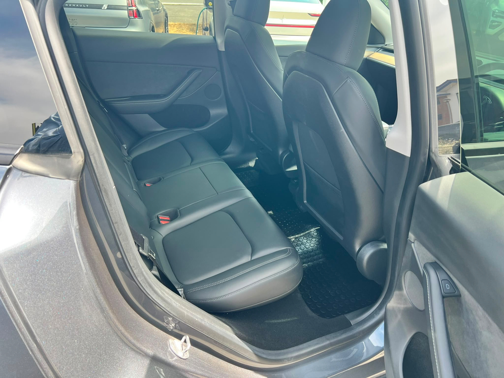 Tesla Model Y GJ72SGU #6