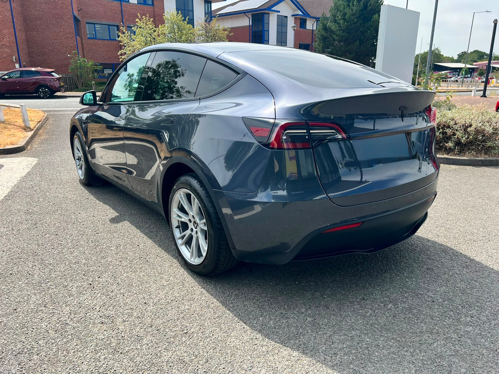 Tesla Model Y GJ72SGU #2