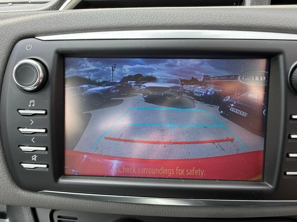 Toyota Yaris 1.5L Icon Tech Red #3