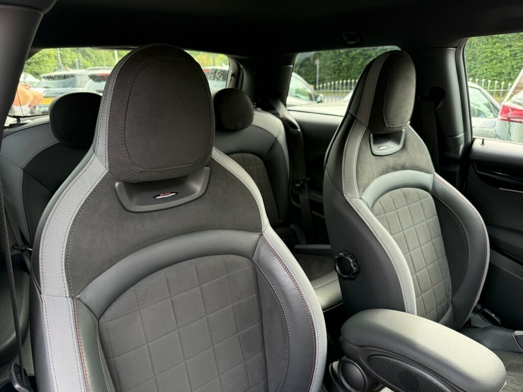 Mini Hatch 1.5L Cooper Sport YJ24RCY White #4