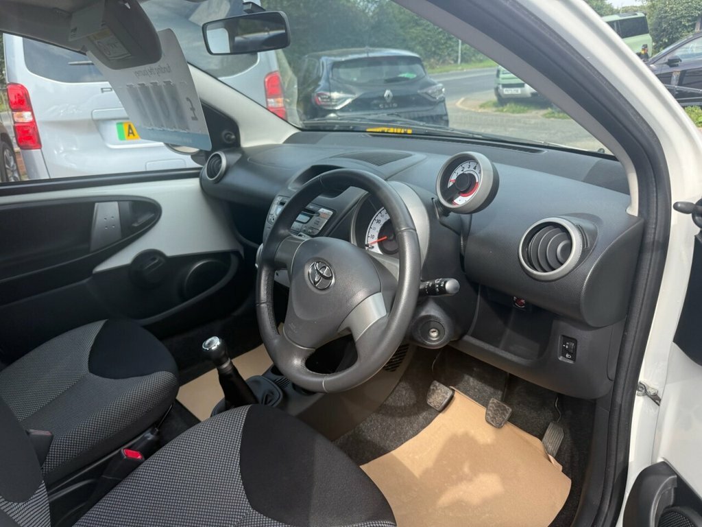 Toyota Aygo 1.0 Vvt-i Fire Euro 5 Black #3