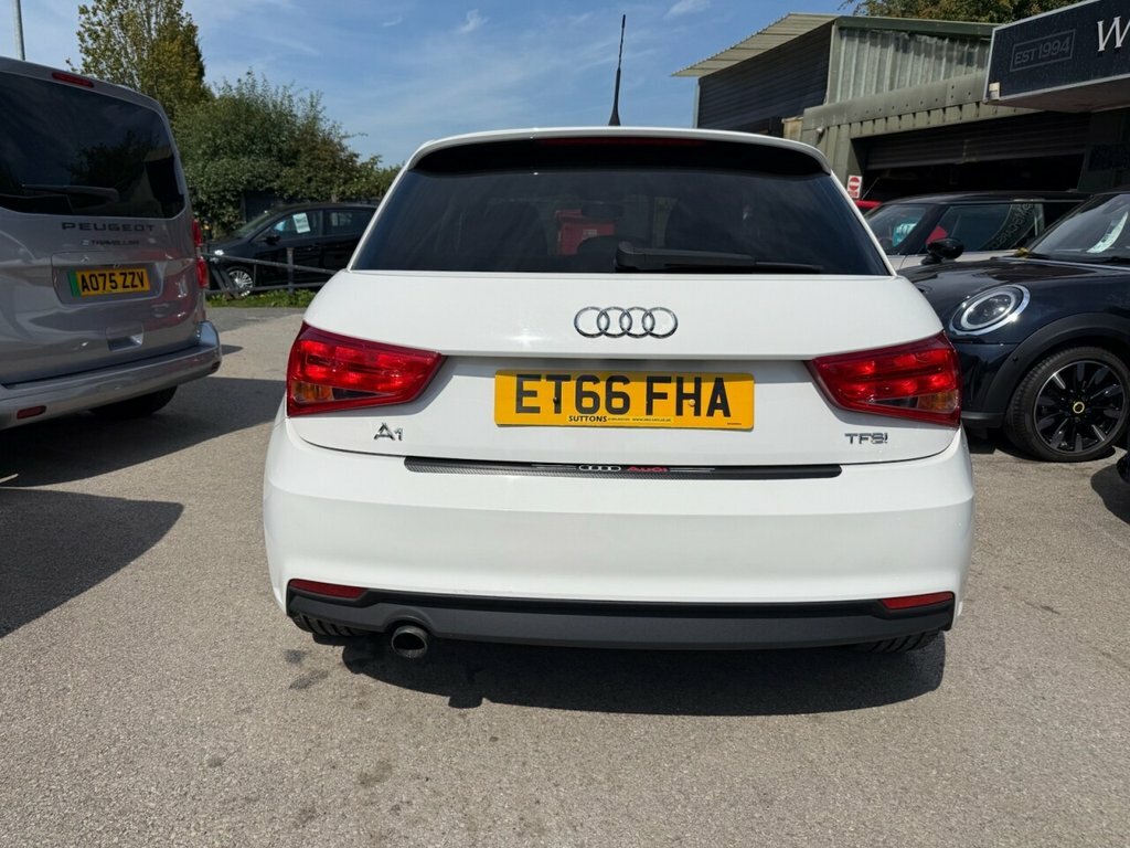 Audi A1 1L Sport White #5