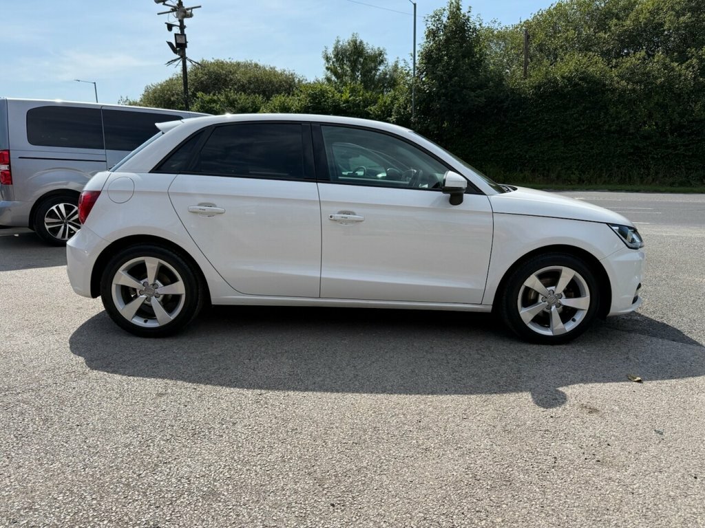 Audi A1 1L Sport White #2