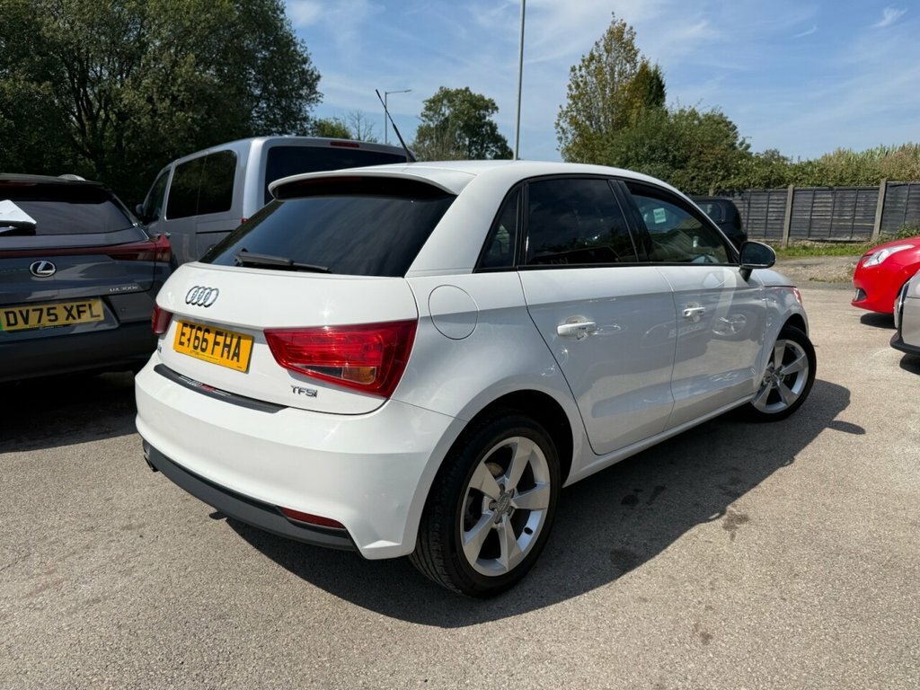 Audi A1 1L Sport White #3