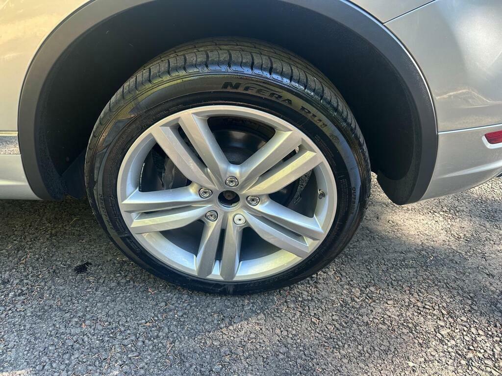 Volkswagen Touareg 3L R-line Grey #19