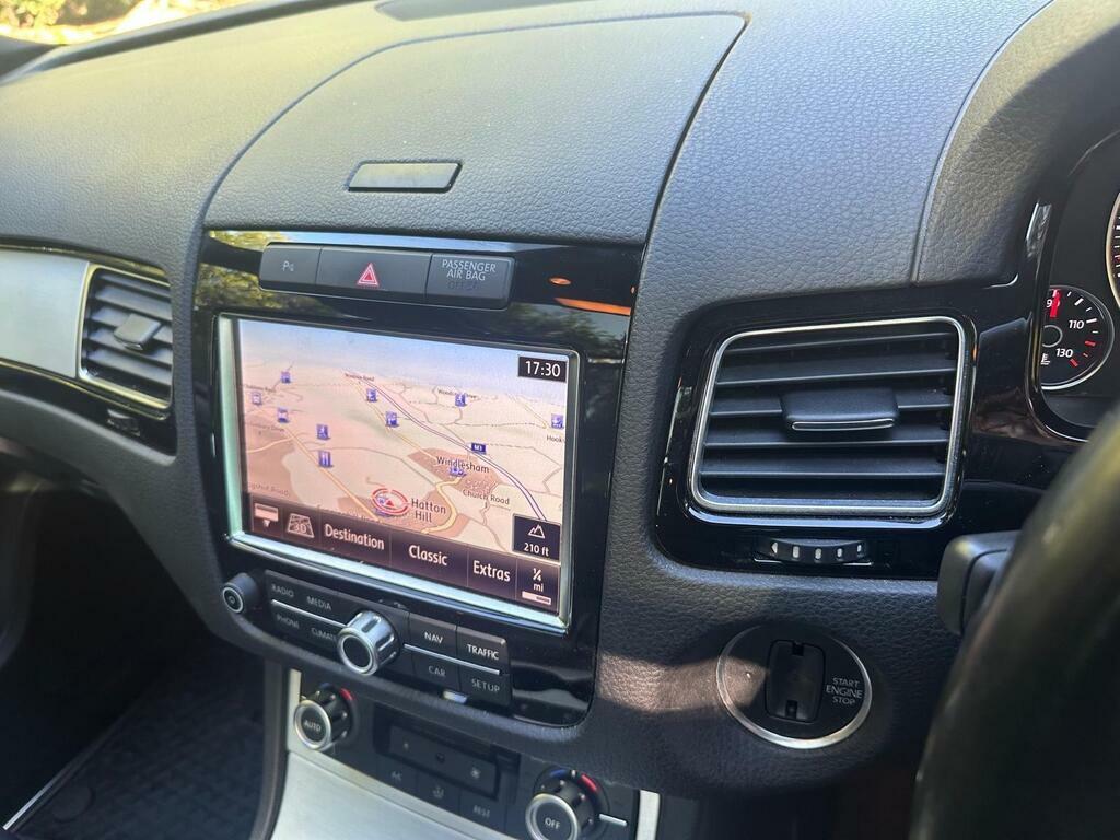 Volkswagen Touareg 3L R-line Grey #18